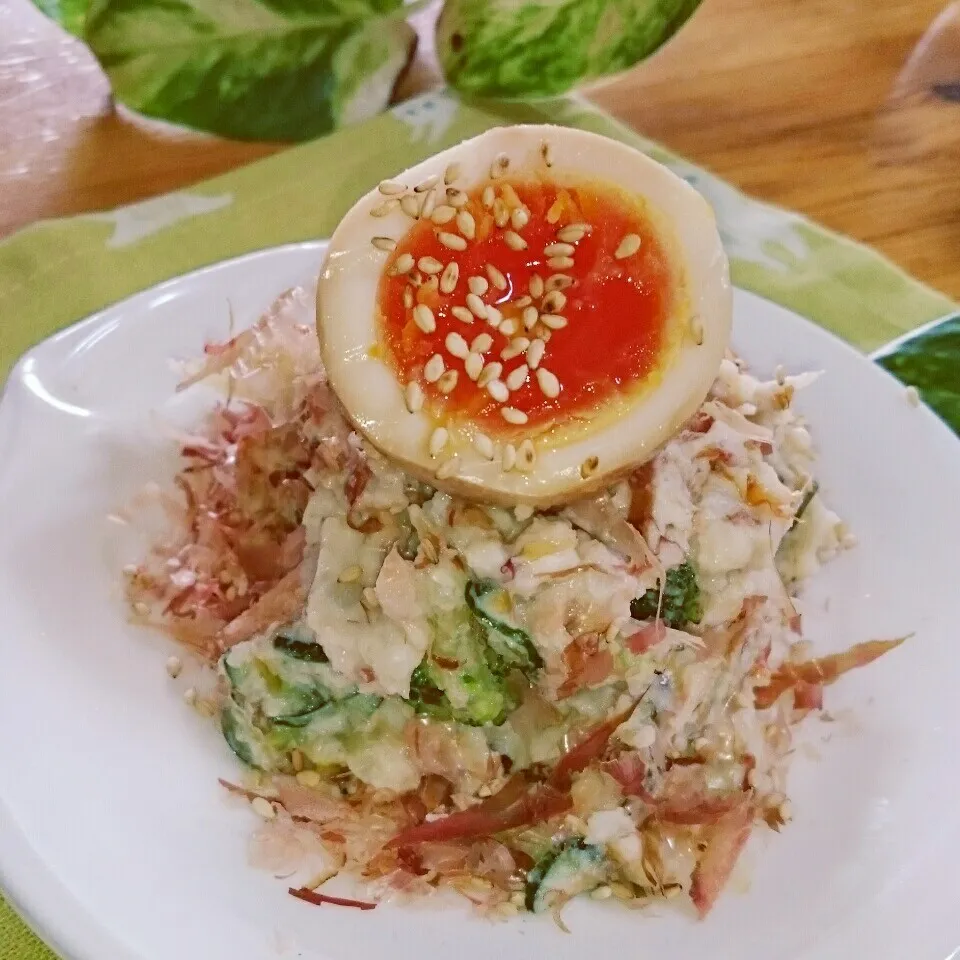 優雨さんの♪味玉乗せ大人の塩昆布ポテサラ♪|とまと🍅さん