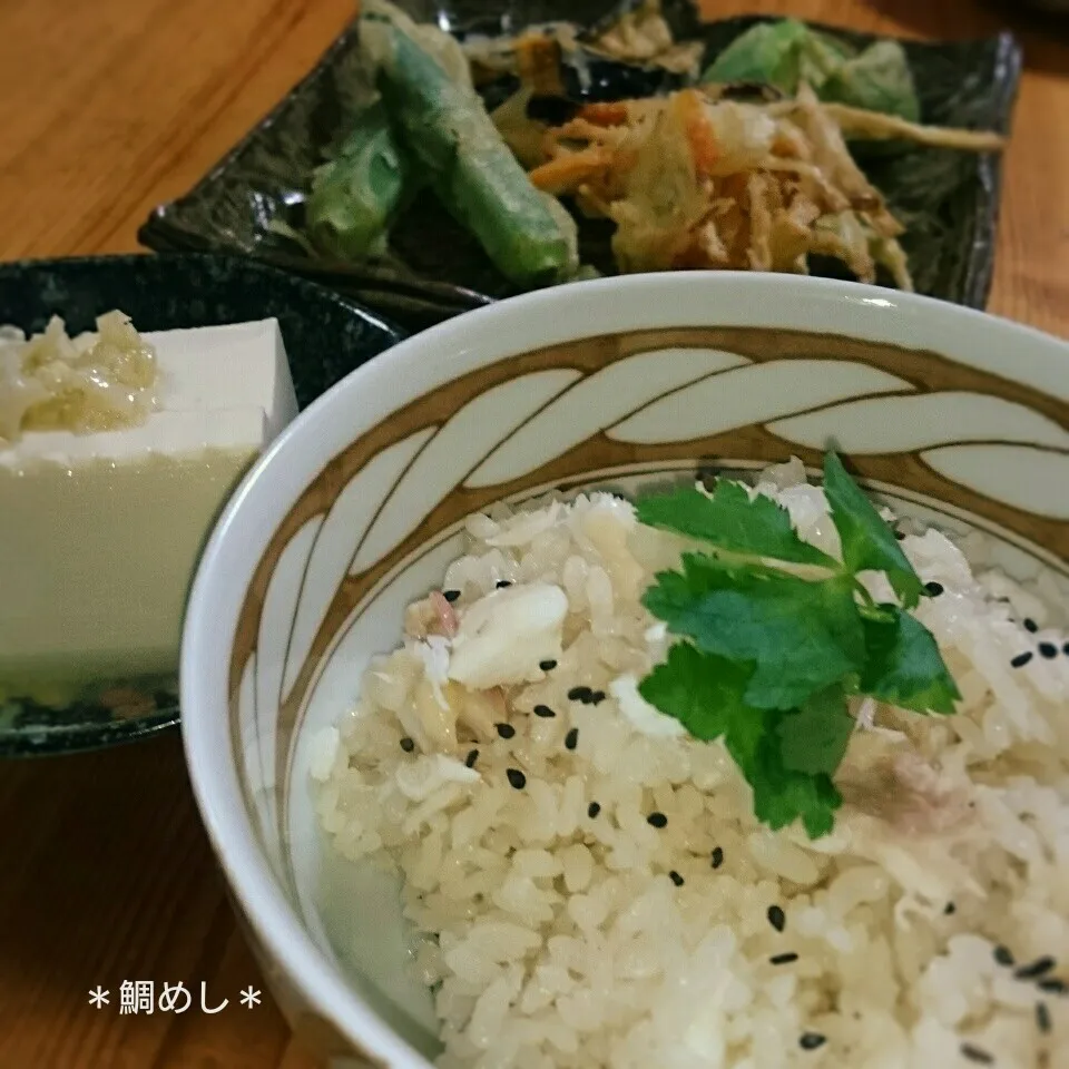 お頭のアラで鯛めし‼|とまと🍅さん