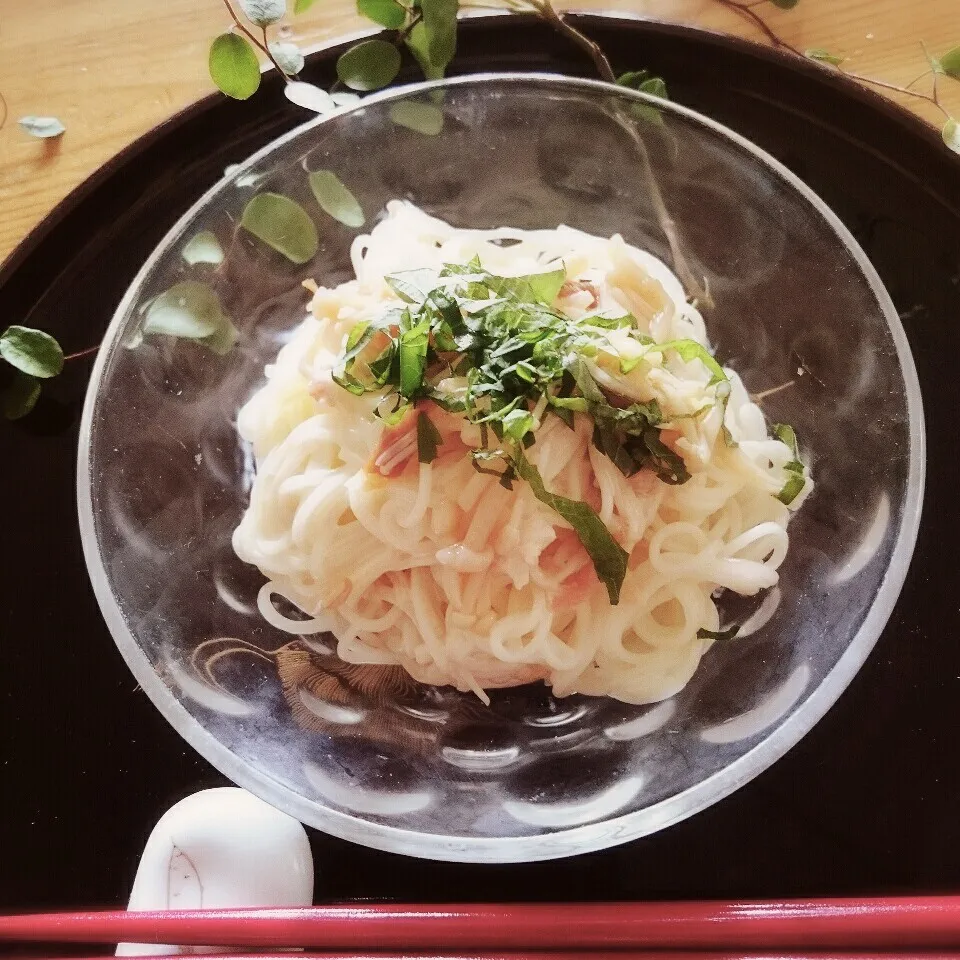 まねっこ♪梅なめたけのマヨクリーム素麺(*´ω｀*)|とまと🍅さん