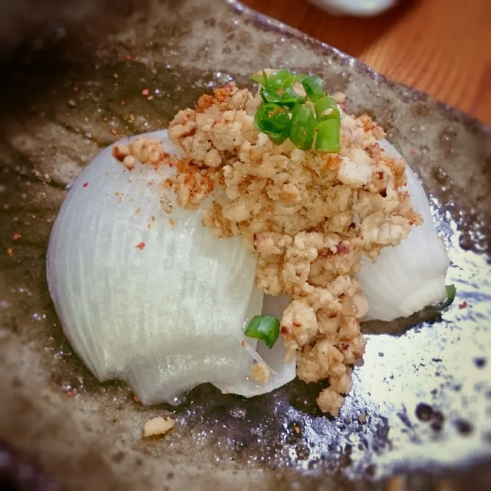 新玉ねぎのレンジ蒸し～にんにく味噌のっけ♪|とまと🍅さん