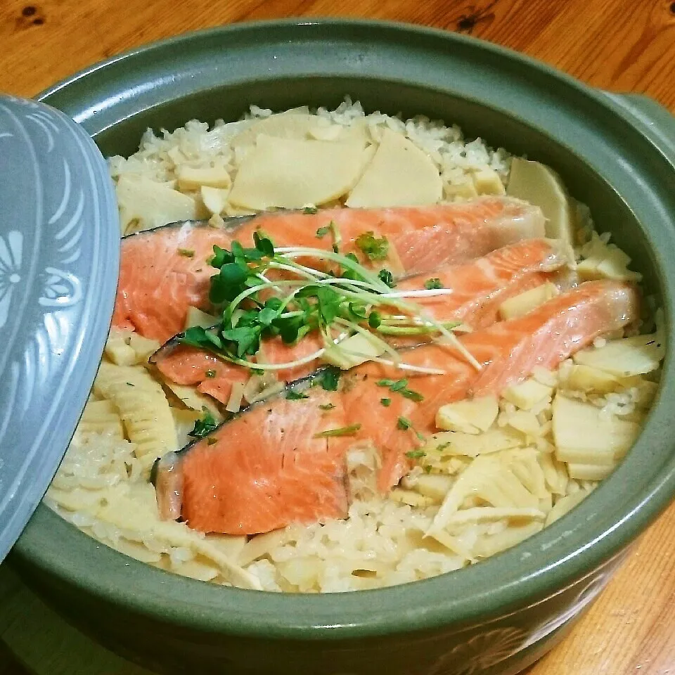 土鍋でご飯～。|とまと🍅さん