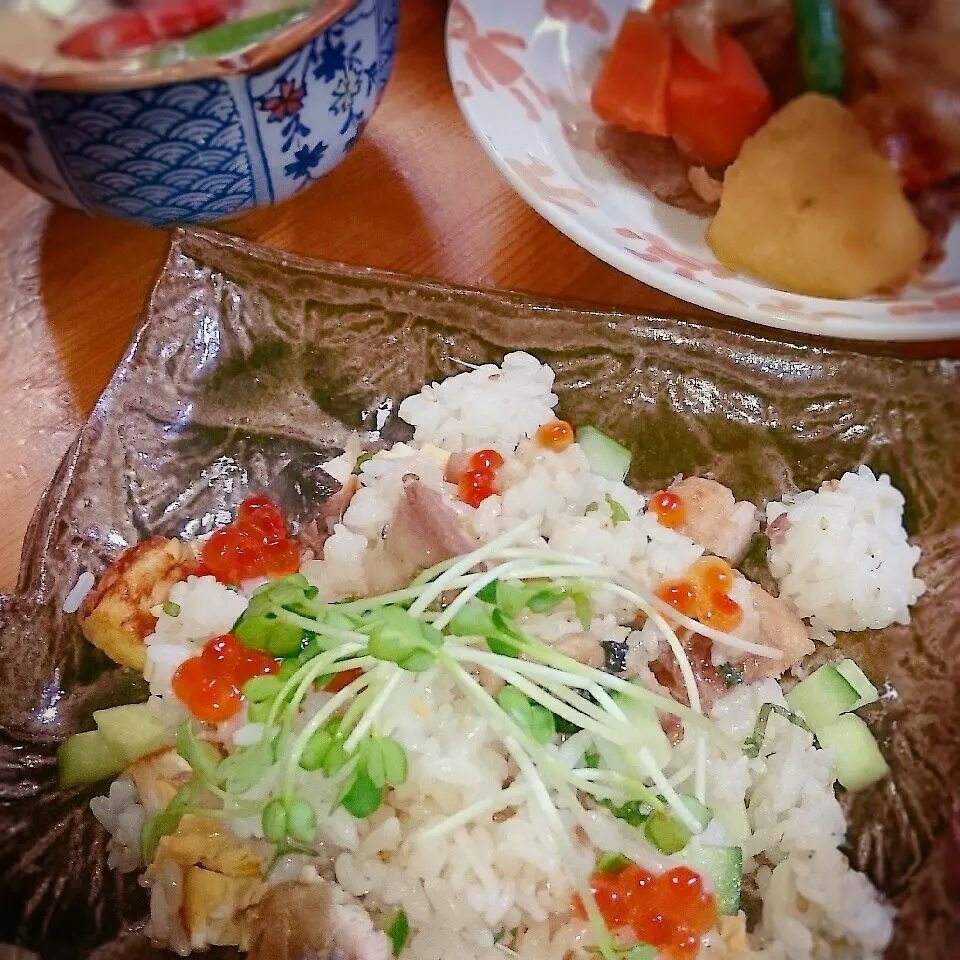 Snapdishの料理写真:*まねっこ*秋刀魚の蒲焼きちらし寿司～♪|とまと🍅さん