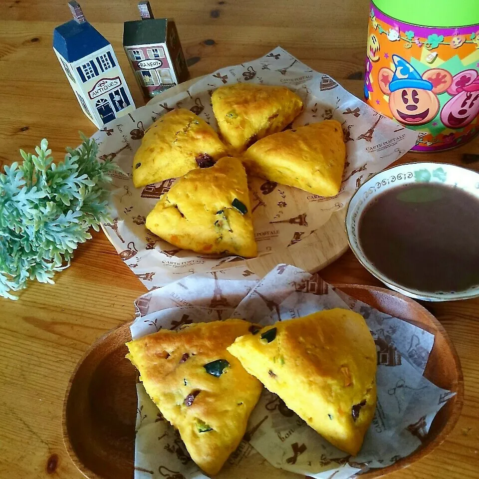 **まねっこ**カボチャチョコチャンクスコーン(*^^*)|とまと🍅さん