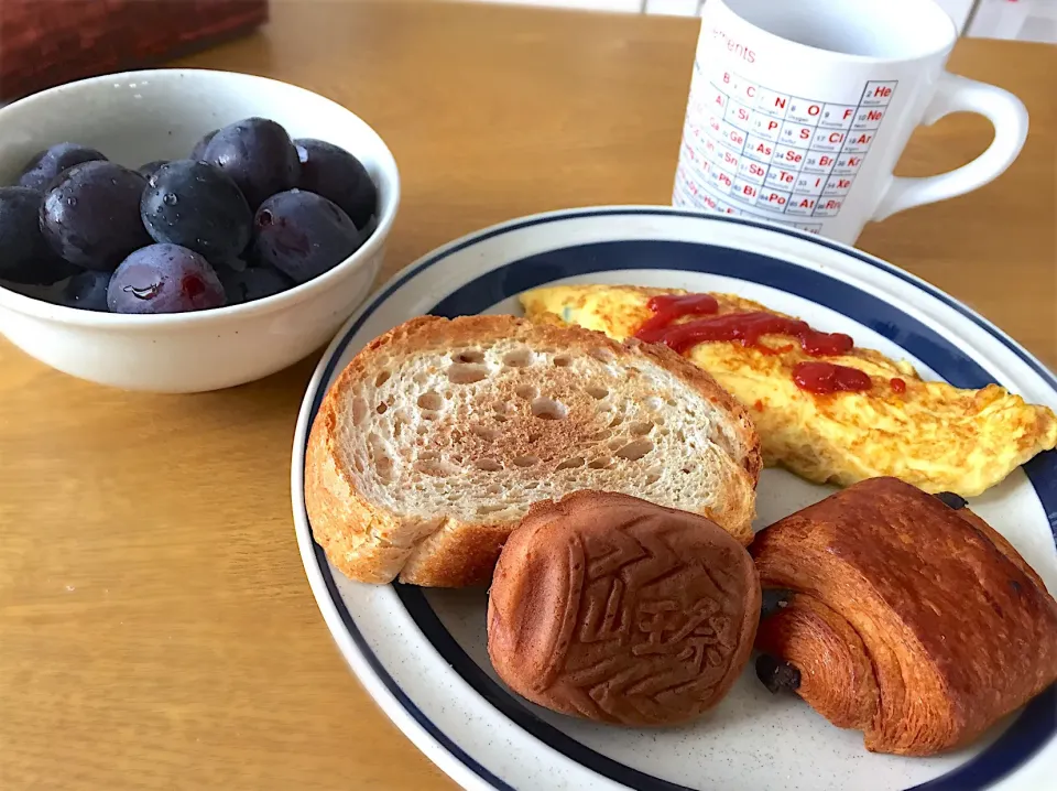 朝ごはんはステキなぶどうと一緒に☆|あやさん