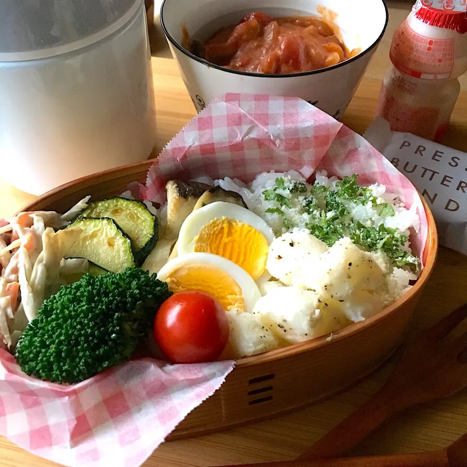 Snapdishの料理写真:チキンのトマト煮込み弁当|てんさん