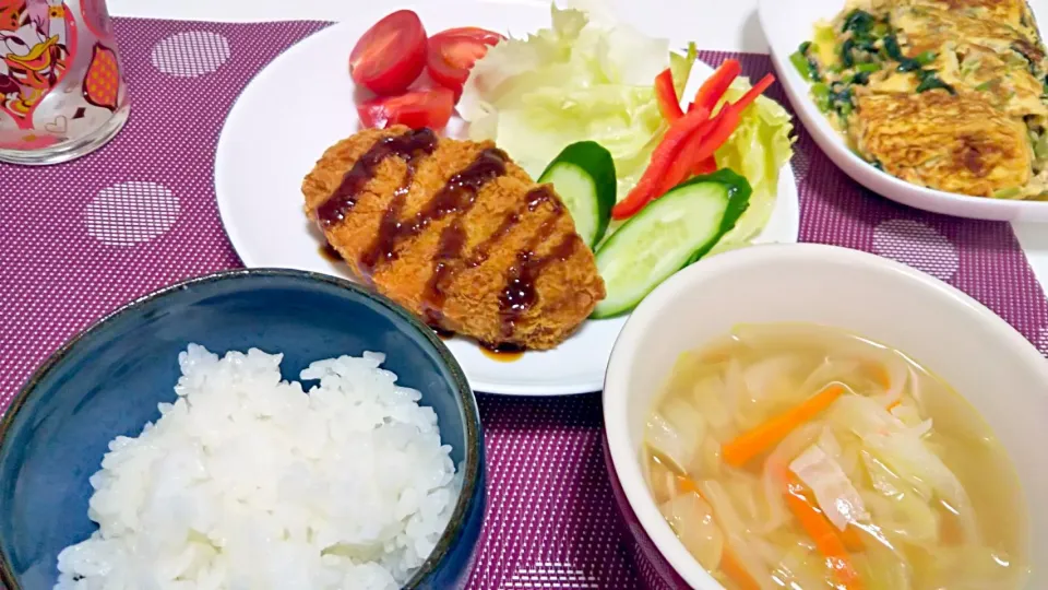 Snapdishの料理写真:野菜スープ、三色丼の残りでたまごやき、コープのかぼちゃコロッケ！|みんさん