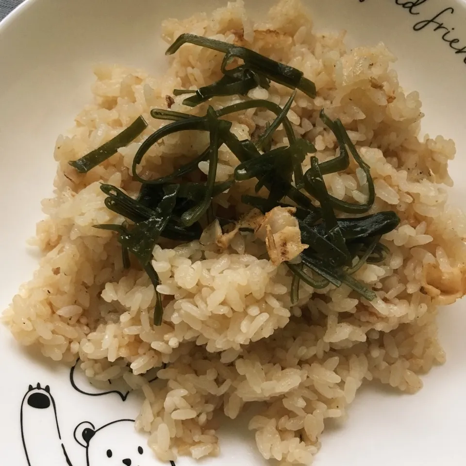 Snapdishの料理写真:ホタテ炊き込みご飯|しろくまさん