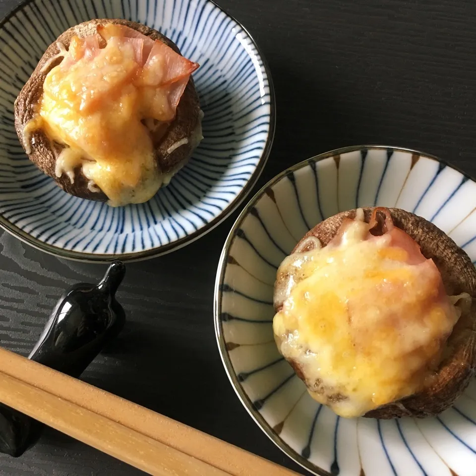 Snapdishの料理写真:おっきなハムマヨ椎茸|しろくまさん