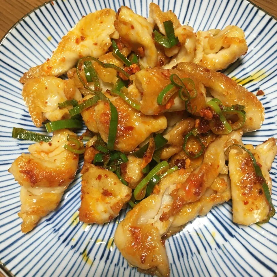 からびーちゃんの鶏皮食べラー|しろくまさん