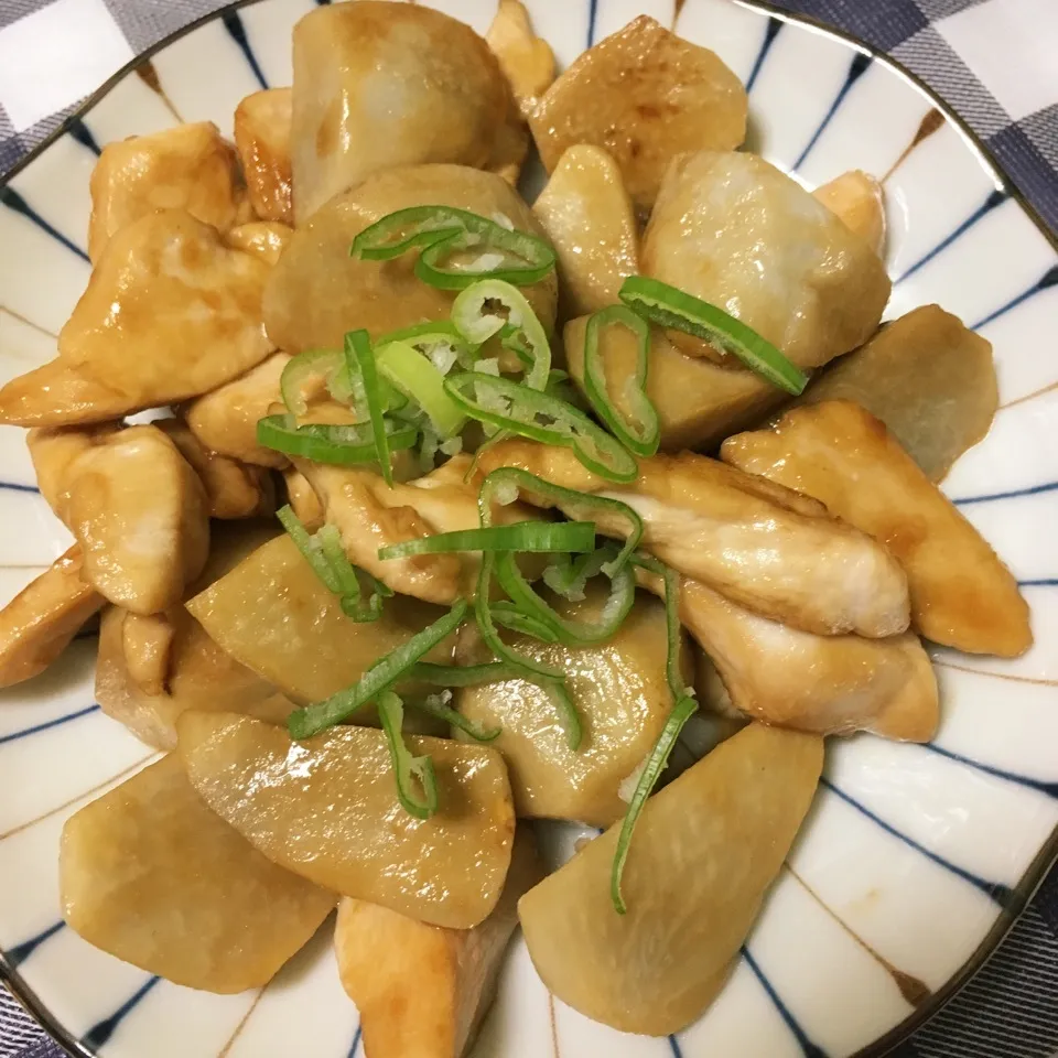 里芋と鶏肉の炒めもの|しろくまさん