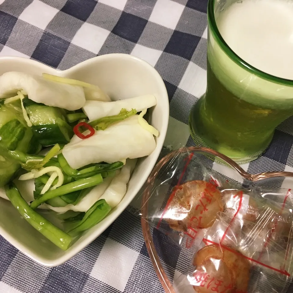 漬け物で乾杯🍻|しろくまさん