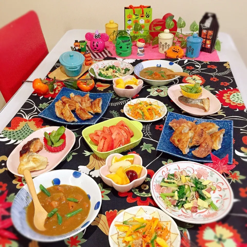 ➰😅ギョーザとカレーdeバランス悪い夕飯➰|ぷらっとさん