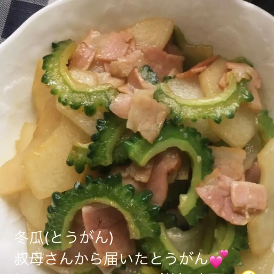 Snapdishの料理写真:ゴーヤと冬瓜炒め|しろくまさん