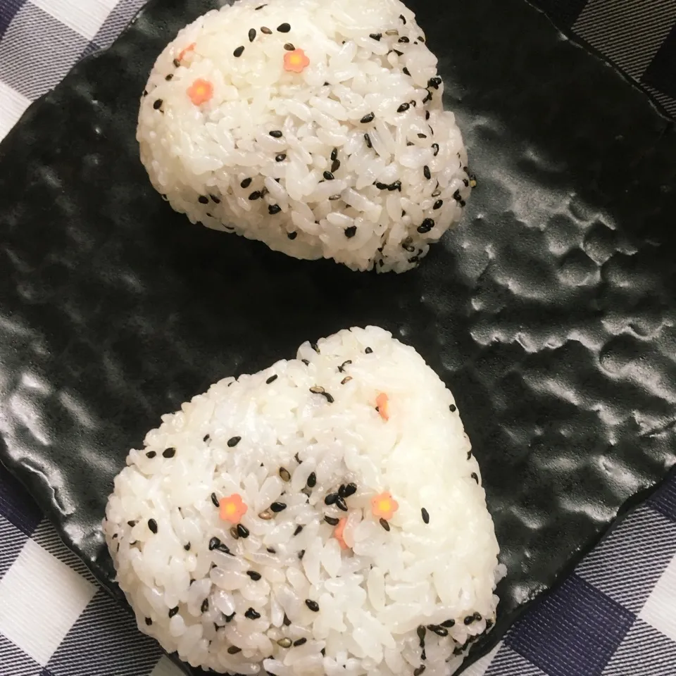 お昼ご飯🍙|しろくまさん