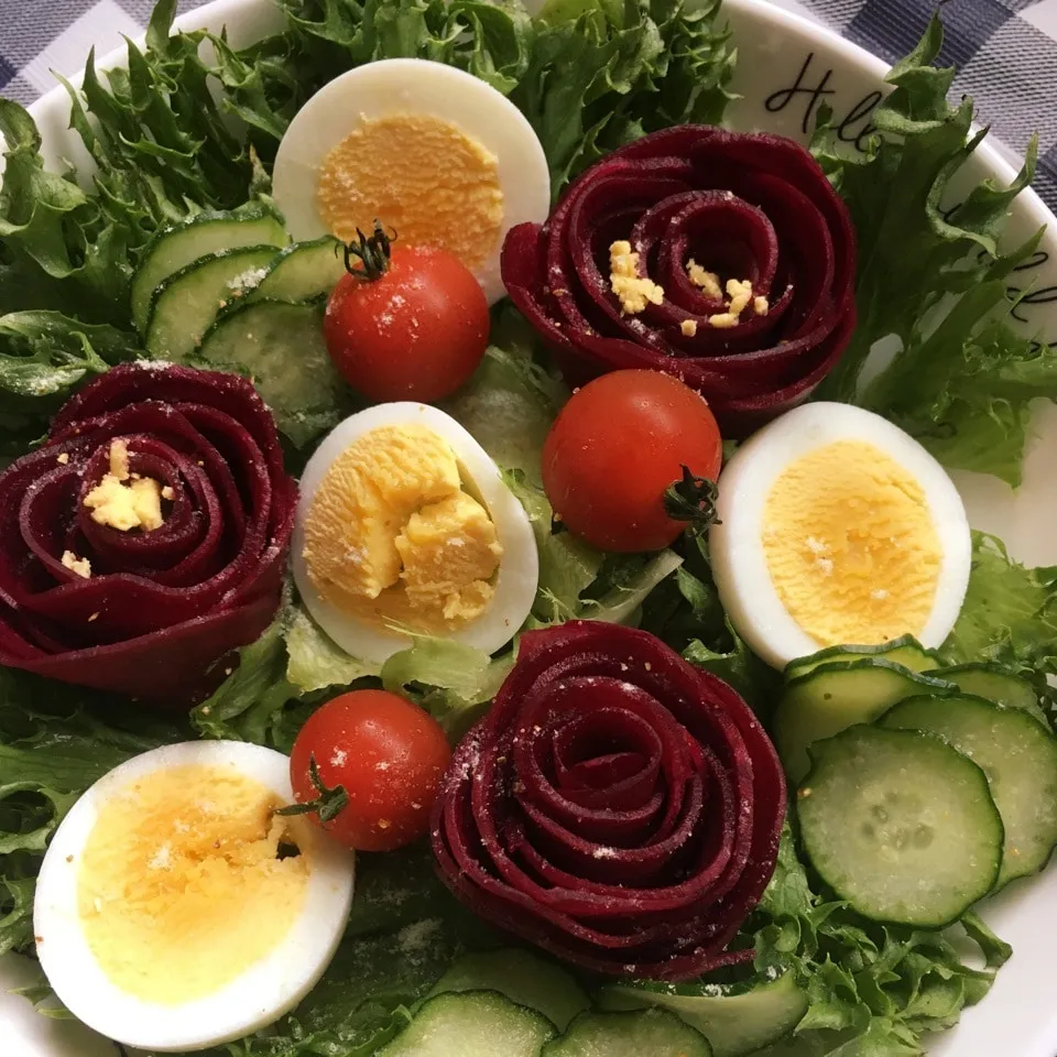 ビーツで🌹サラダ🥗|しろくまさん