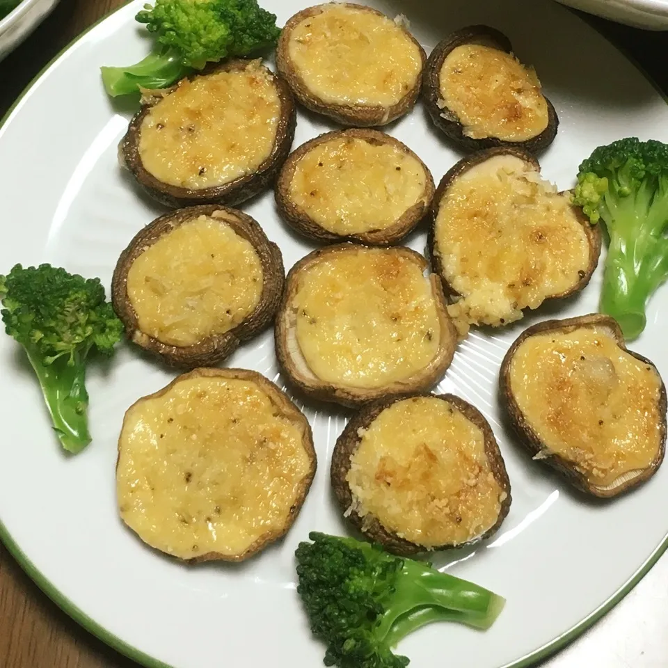 ガリマヨしいたけ焼き🍄|しろくまさん