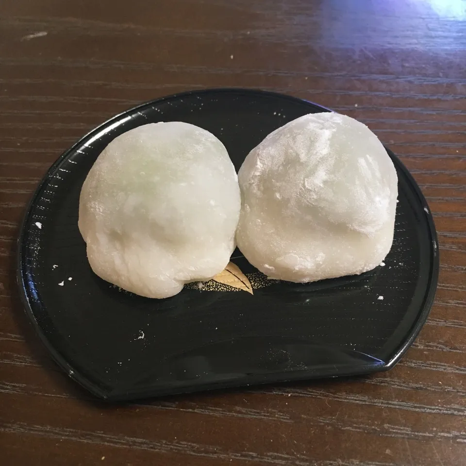 Snapdishの料理写真:抹茶餡でイチゴ大福☆かのりちゃん1600投稿おめでとう🎉|TOMOさん