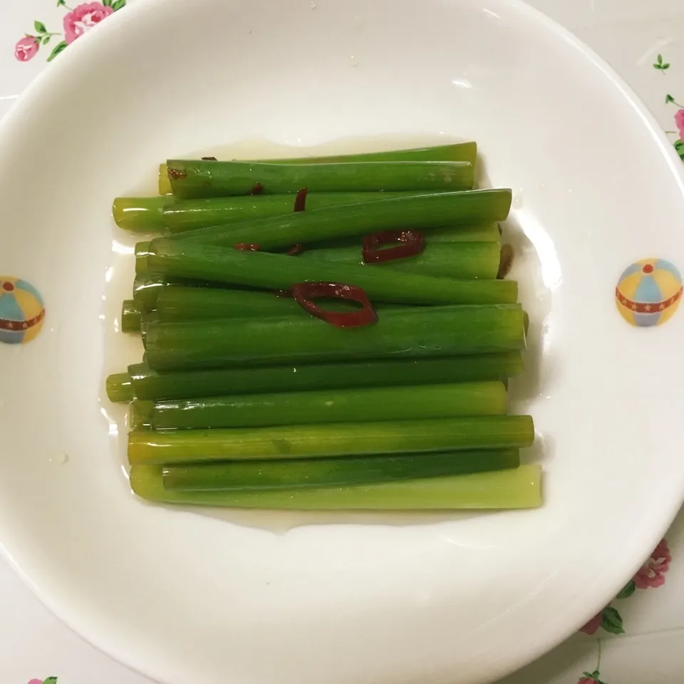 ニンニクの芽の🌱漬物|しろくまさん