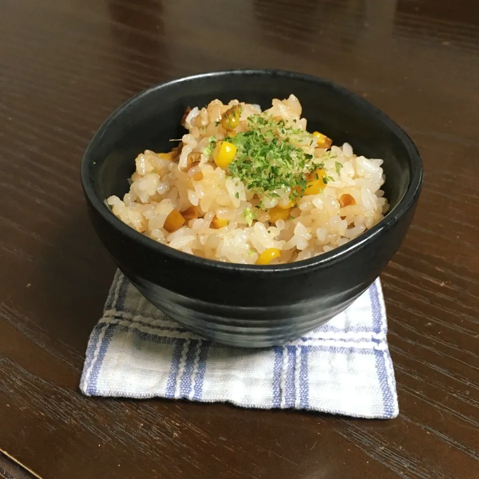 【飯研】コーンバターと焼きもろこし風混ぜご飯|TOMOさん