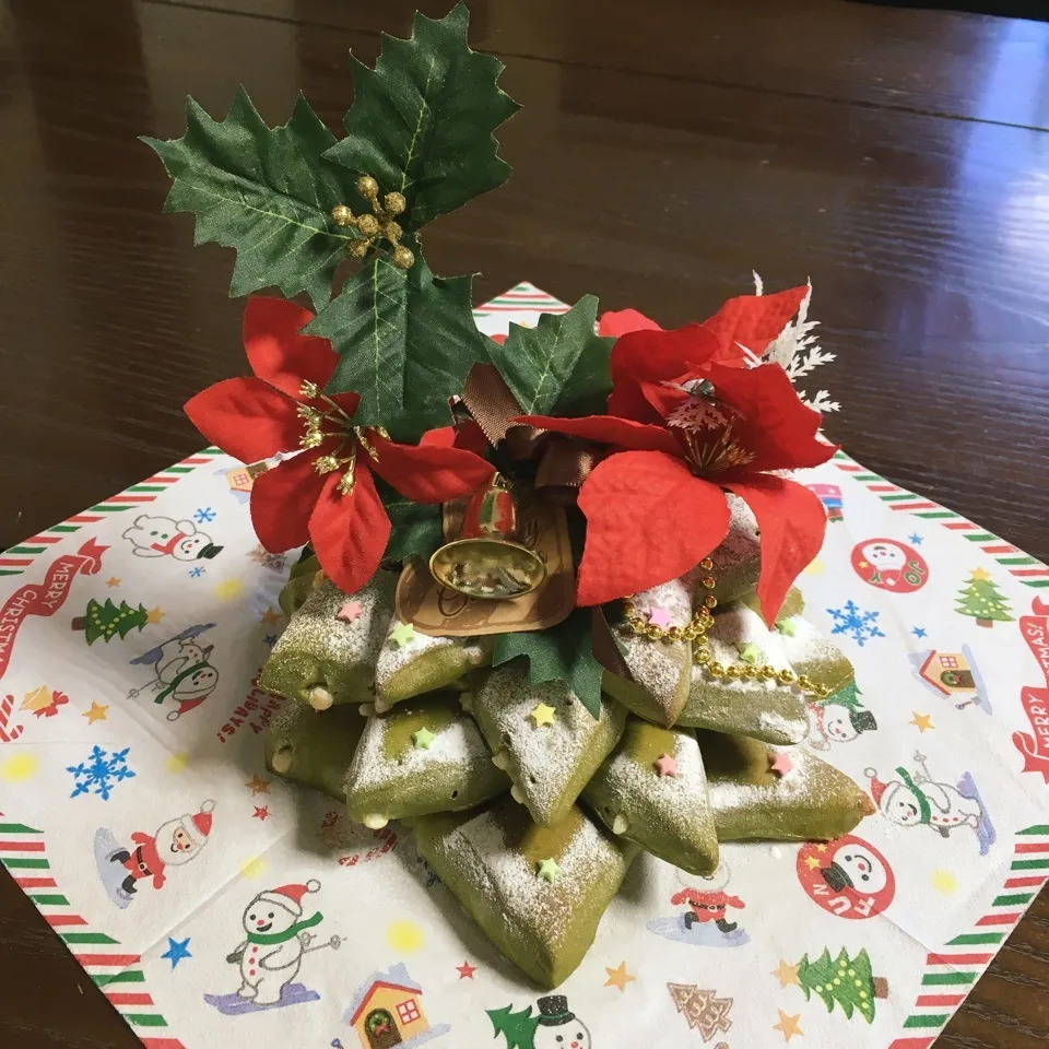 Snapdishの料理写真:クリスマスツリー🎄パン|TOMOさん