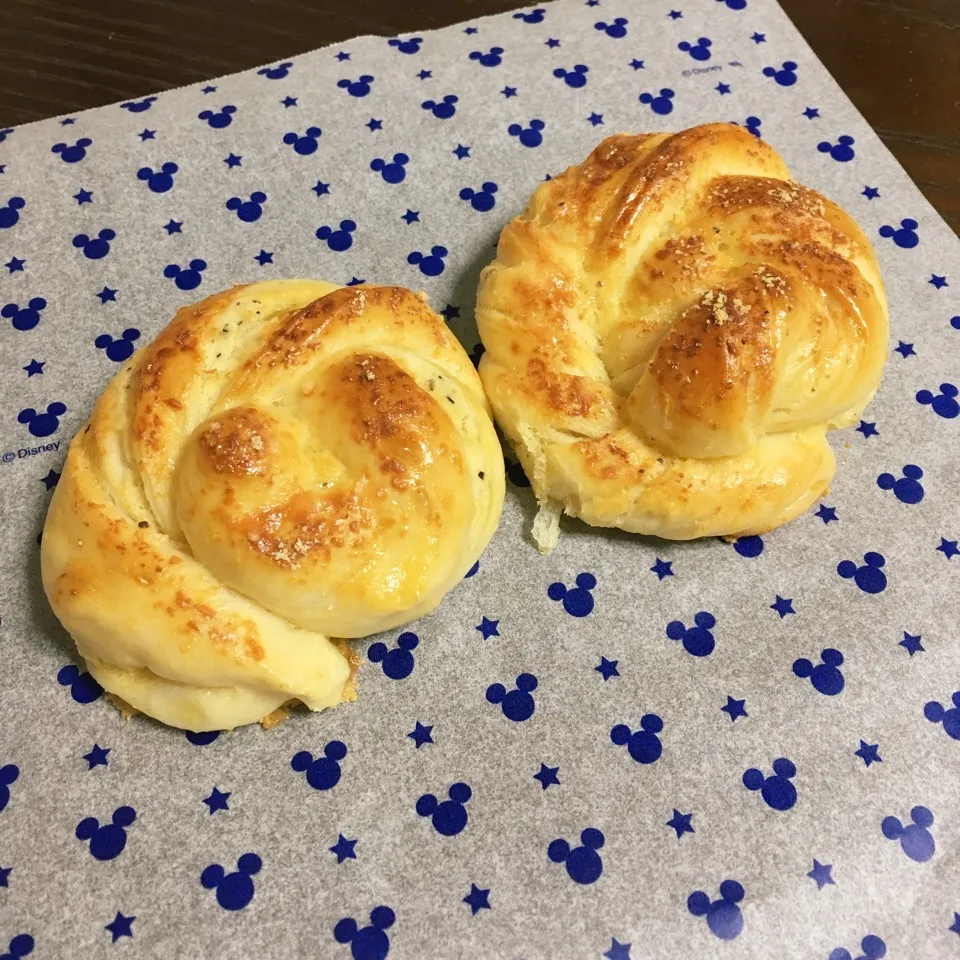 Snapdishの料理写真:beruちゃん♪500投稿おめでとう🎉チーズロールでお祝い|TOMOさん