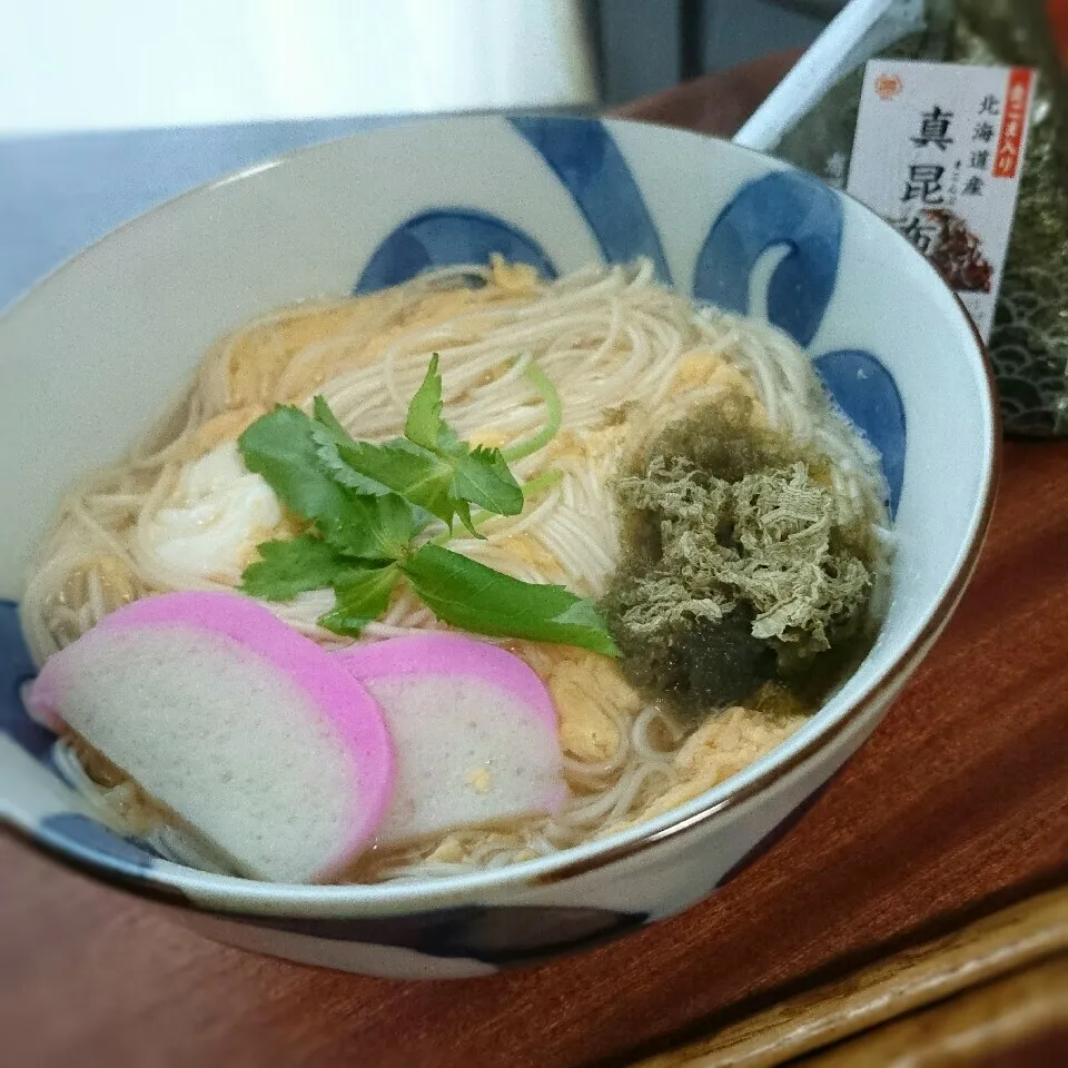 Snapdishの料理写真:かき玉にゅうめんとおにぎり|まりおさん