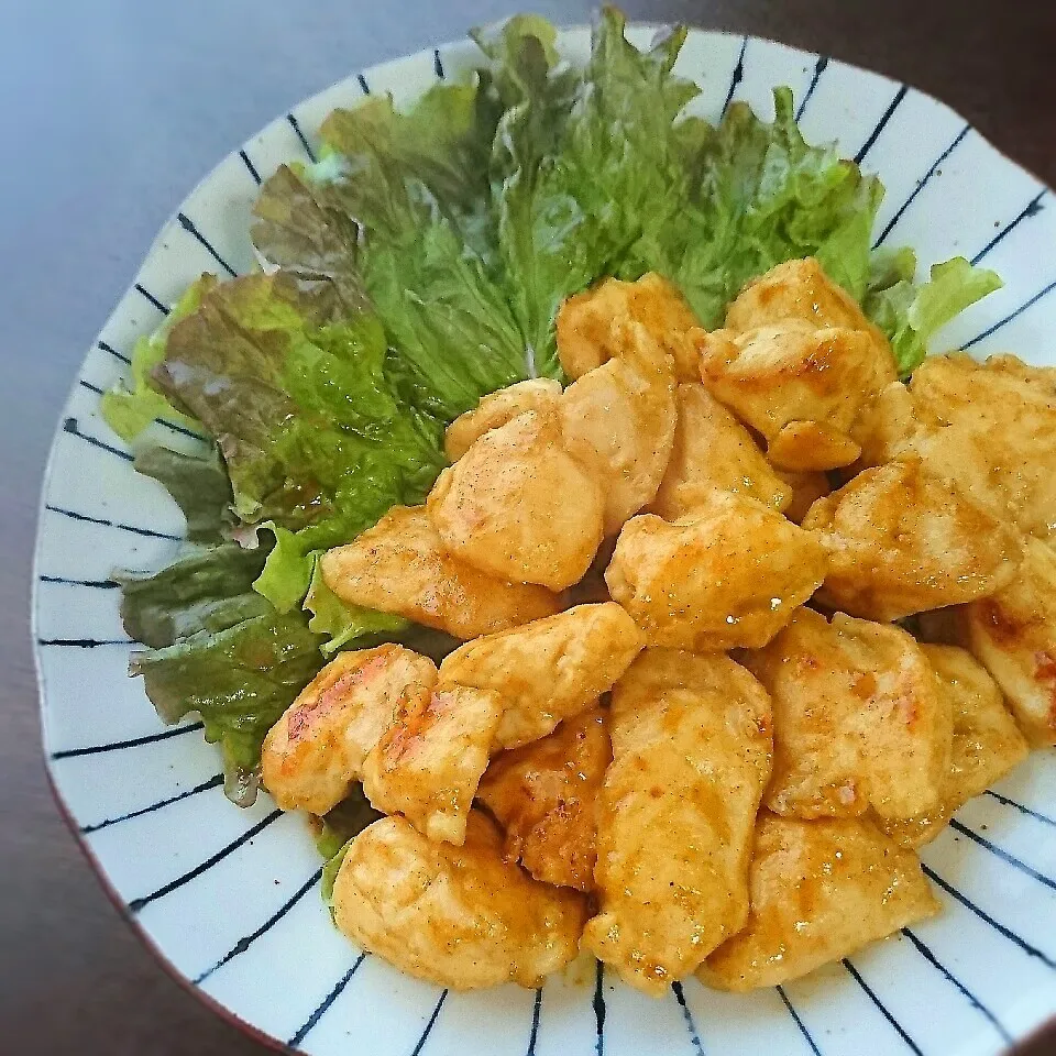 鶏ﾑﾈ肉のｶﾚｰﾏﾖ照り焼き|まりおさん