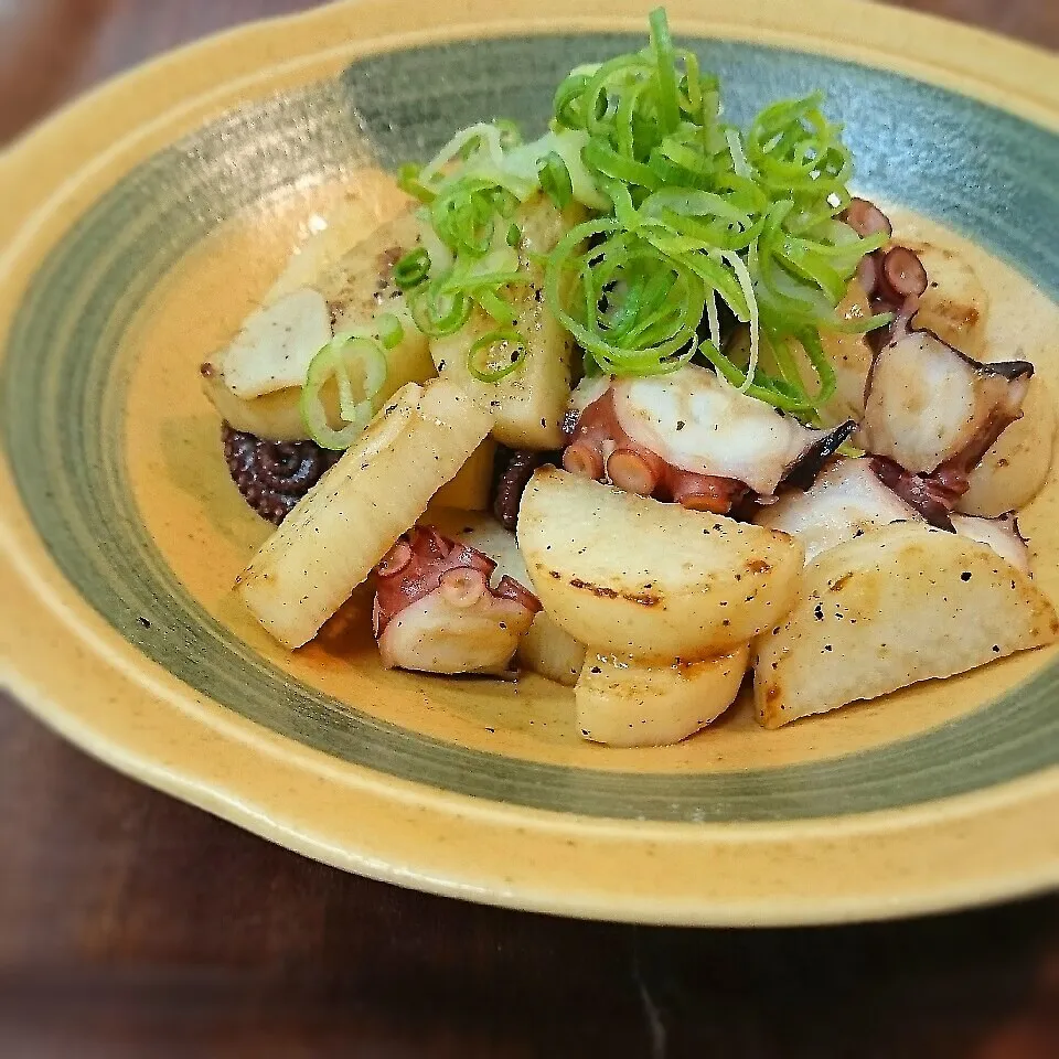 ﾀｺと長芋のにんにく醤油炒め|まりおさん