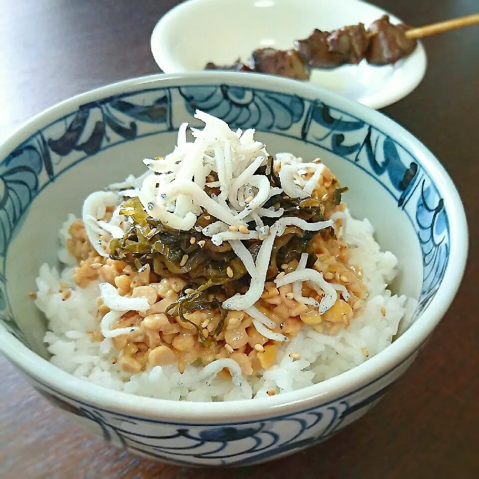 納豆高菜しらす丼|まりおさん