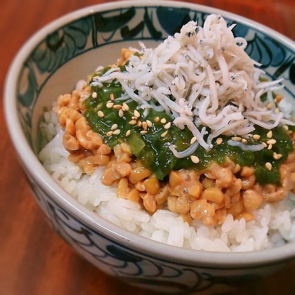 納豆めかぶしらす丼|まりおさん