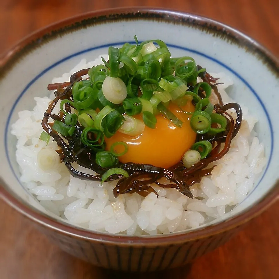 佃煮昆布のせ卵かけごはん|まりおさん