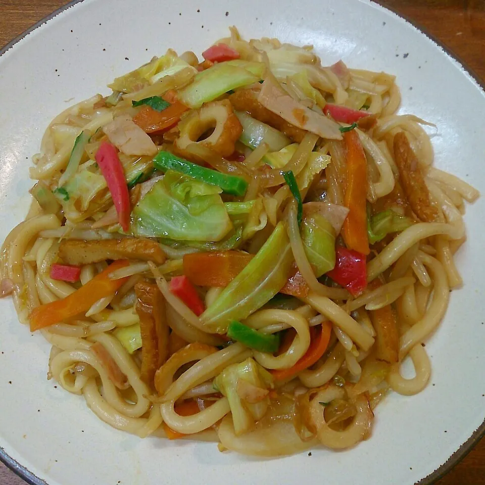 ﾊﾑ･ちくわ･かまぼこの焼きうどん|まりおさん