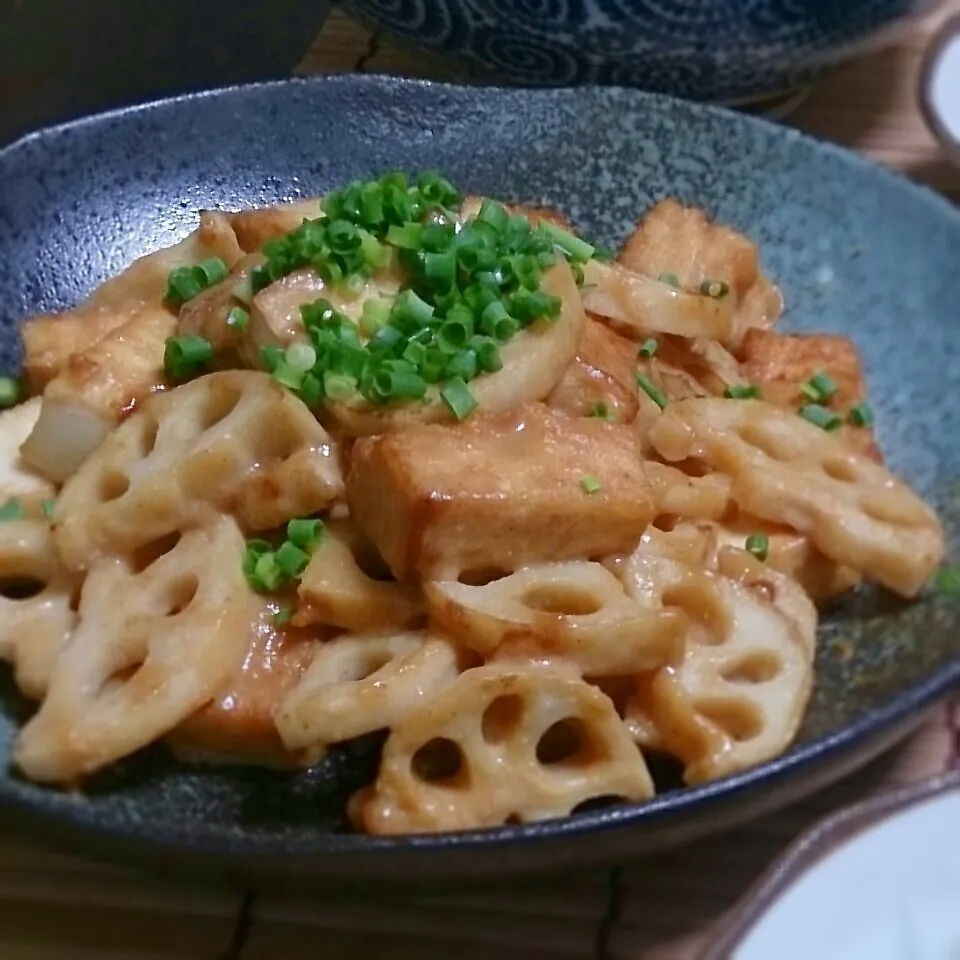 厚揚げとﾚﾝｺﾝの味噌ﾁｰｽﾞ炒め|まりおさん