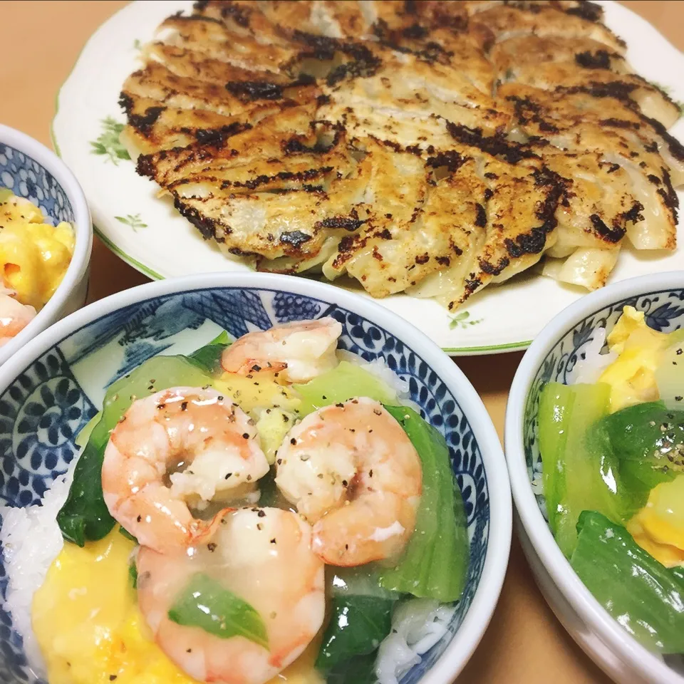 海老と青梗菜の塩あんかけ丼&餃子|なめ子さん