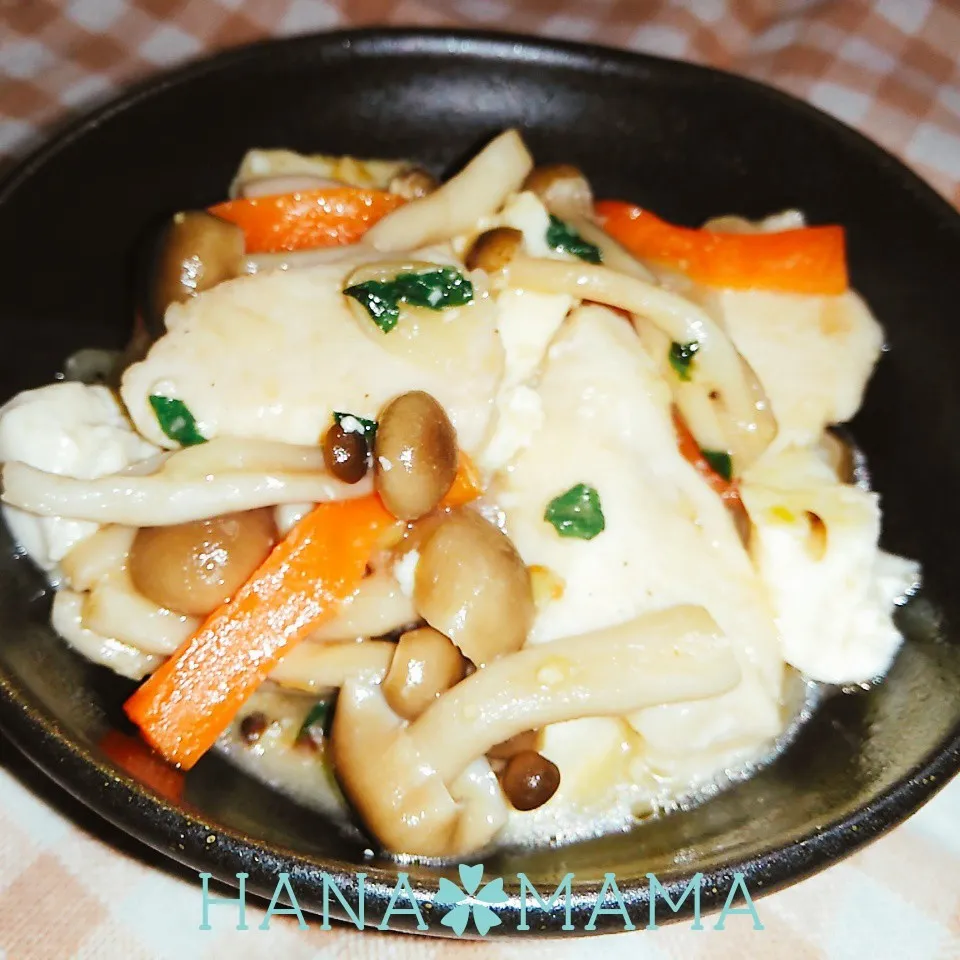 鶏肉とお豆腐の♡ピリ辛味噌煮|花ママさん