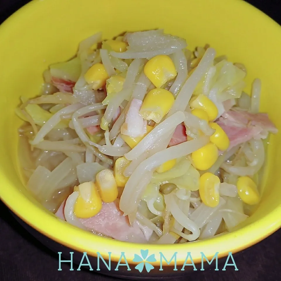 野菜とコーンで♡コンソメ味噌バタースープ|花ママさん