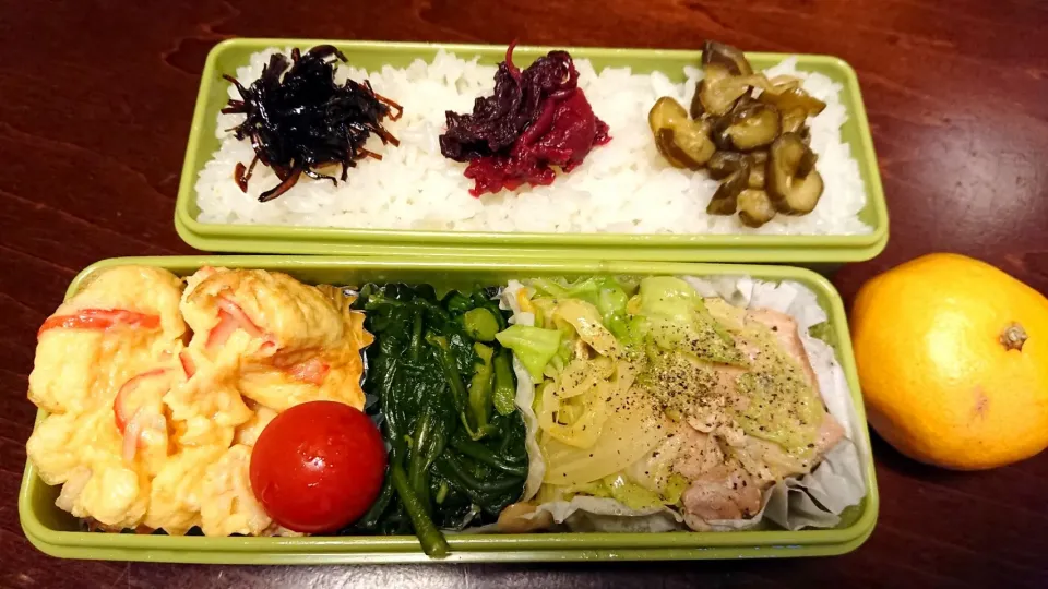 鶏照焼とキャベツの胡椒蒸し煮弁当
 #今日のお弁当|りょーさん