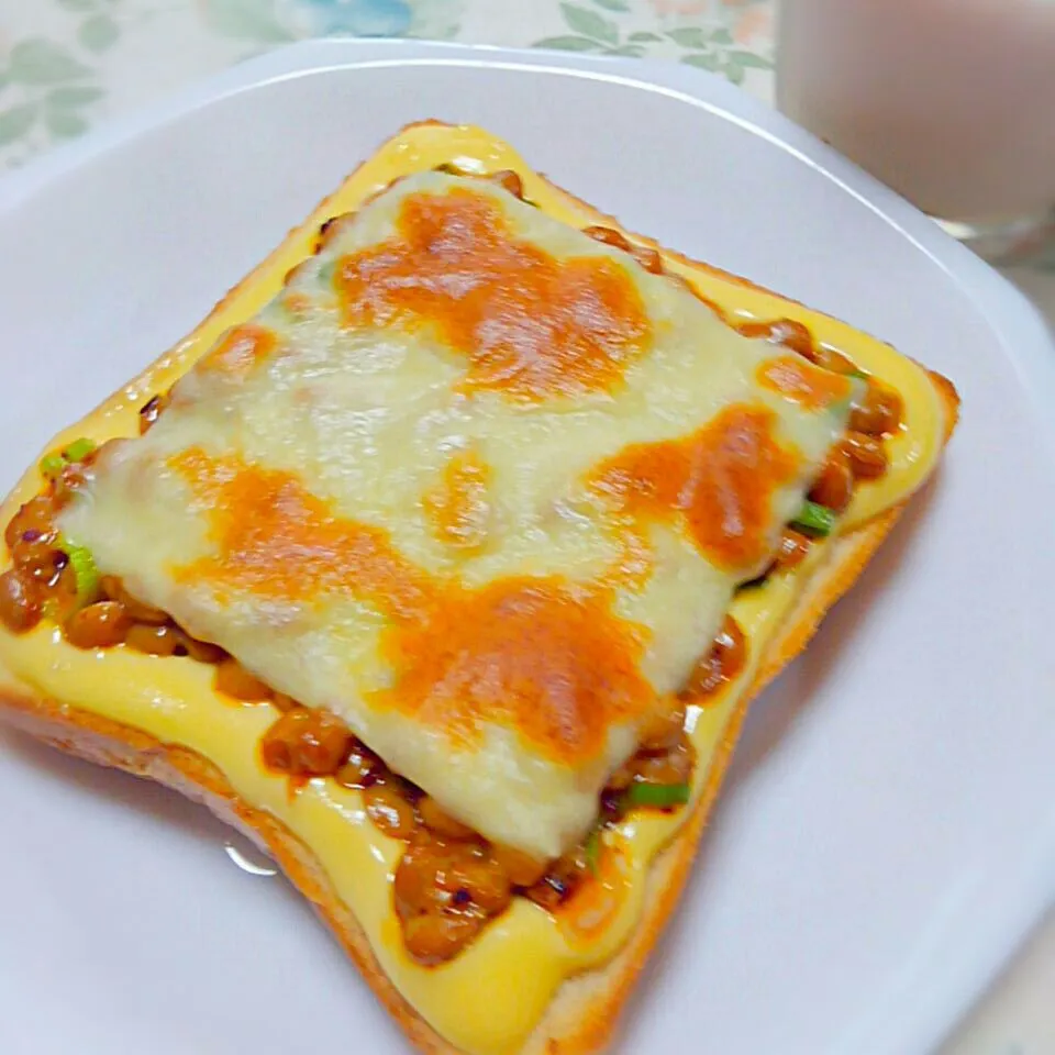 納豆食べラーマヨチーズトースト|うたかた。さん