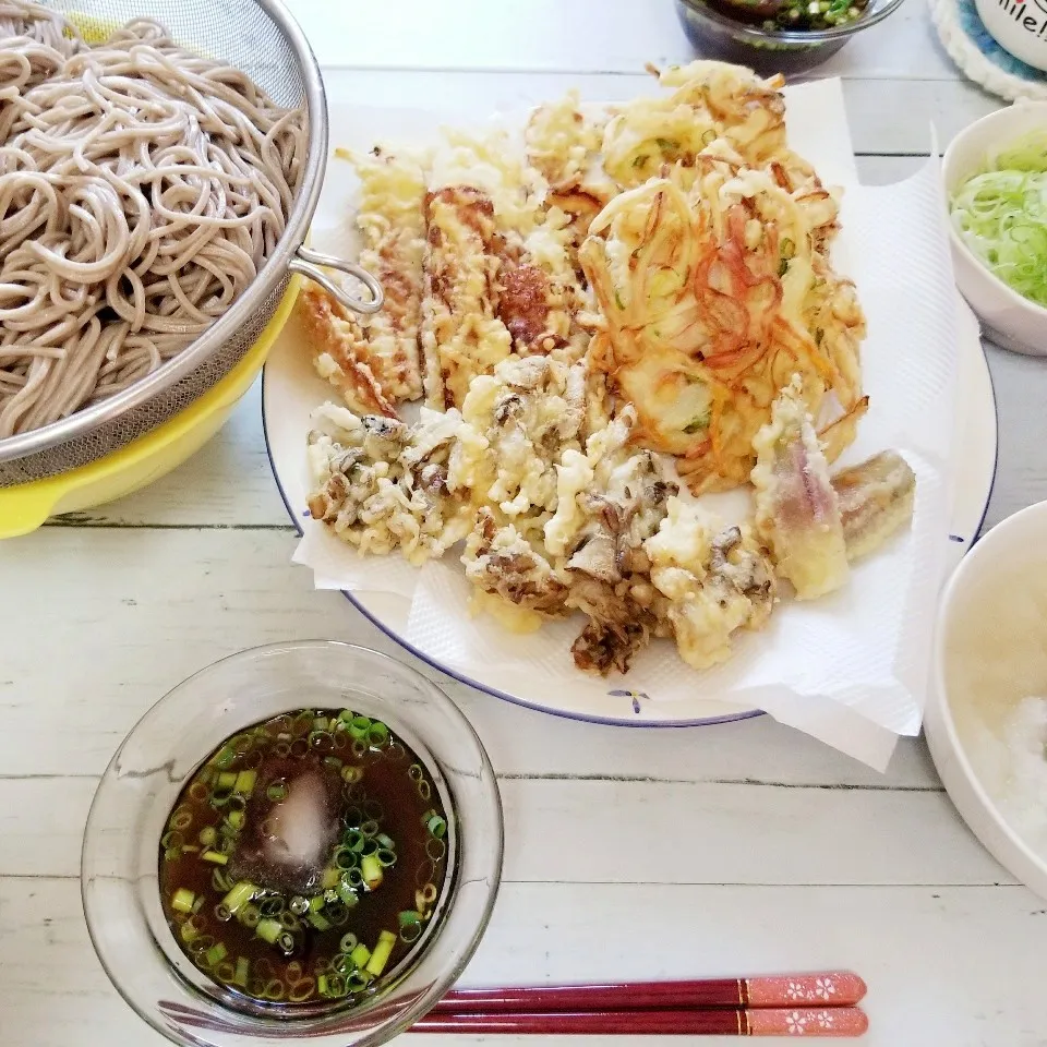 暑いのに揚げ物あげたくなる不思議。天ざる❤|蒼空さん