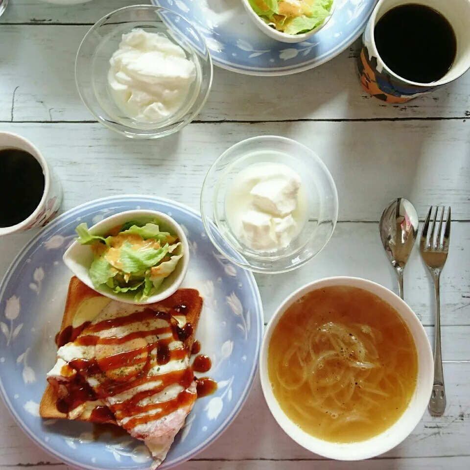 ラピュタパンな朝食☕🍞🌄|蒼空さん