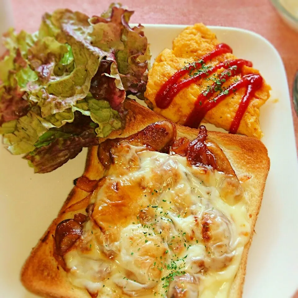 グラタン風なトースト、朝御飯♪|蒼空さん