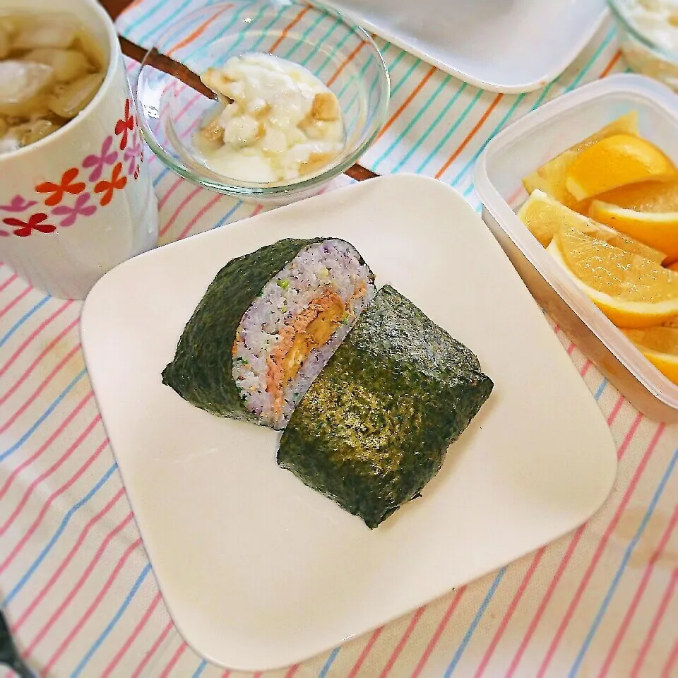 Snapdishの料理写真:朝御飯のおにぎらず( *・ω・)ノ|蒼空さん