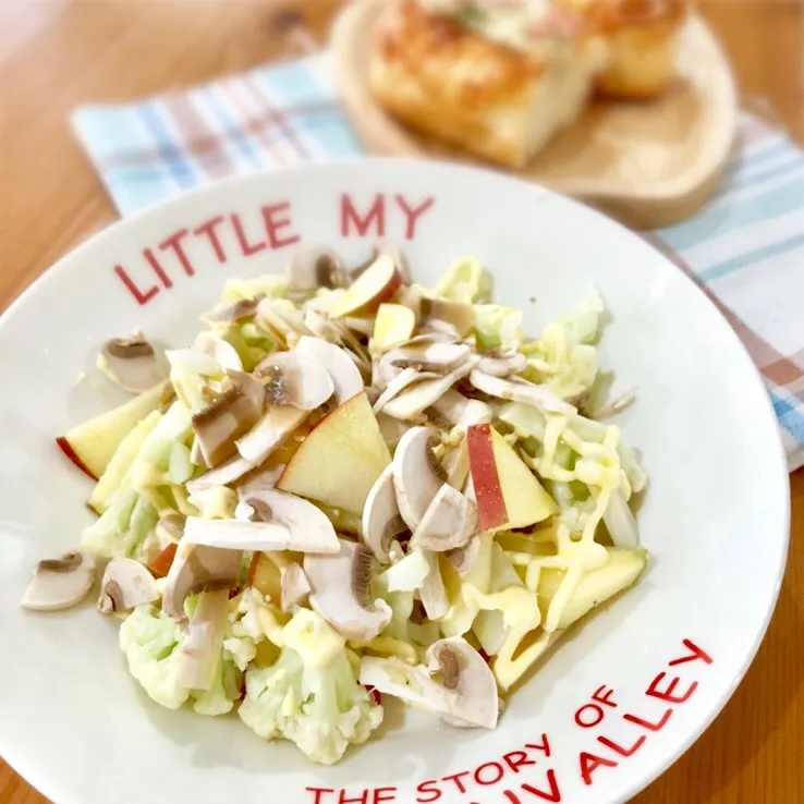 カリフラワーとリンゴのサラダ|sappyさん