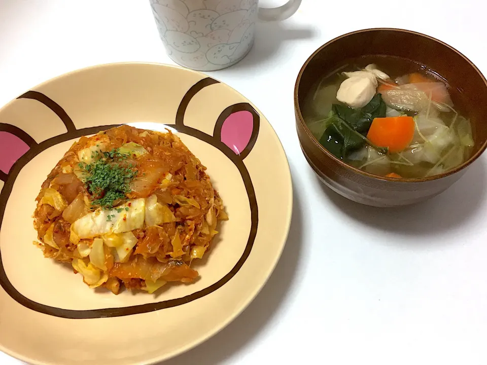 キムチ炒飯とツルムラサキと鶏肉の和風スープ|💗さん