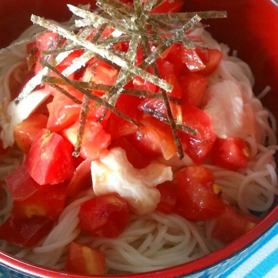 冷やしトマトでさっぱり夏素麺！|メルさん