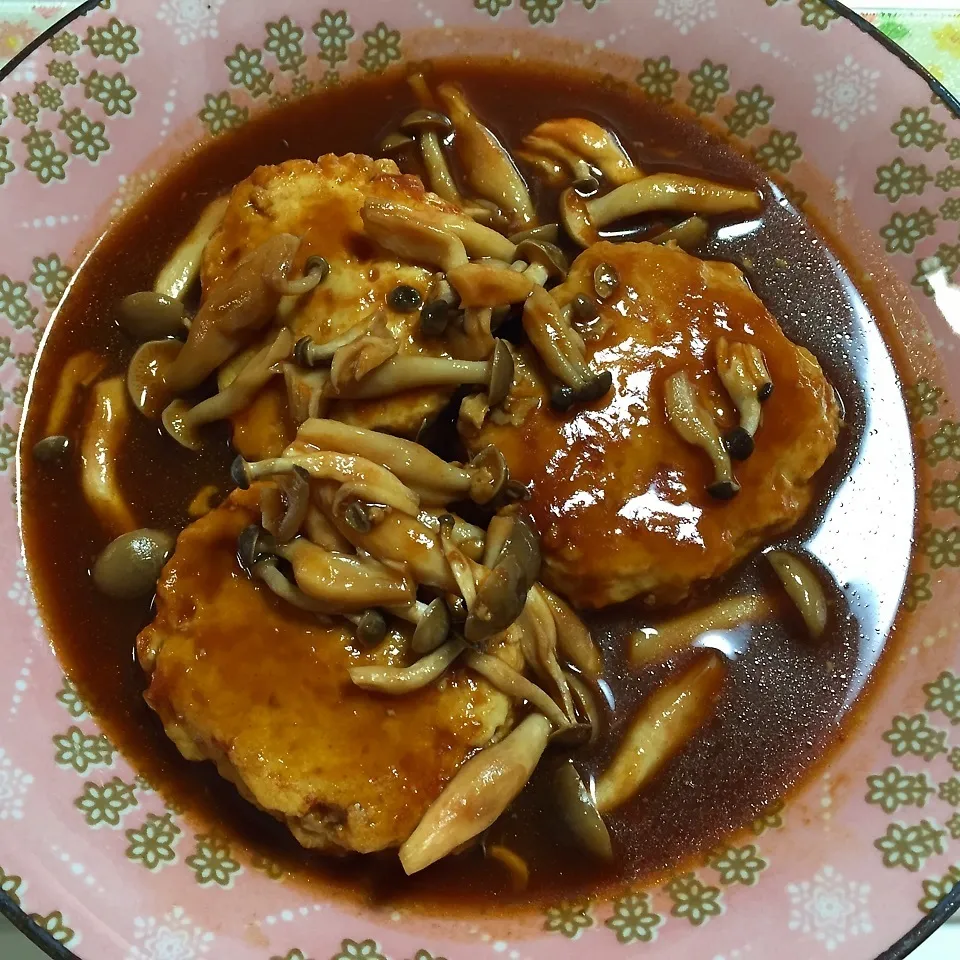 鶏ひき肉と豆腐ハンバーグ煮込み|あやさん