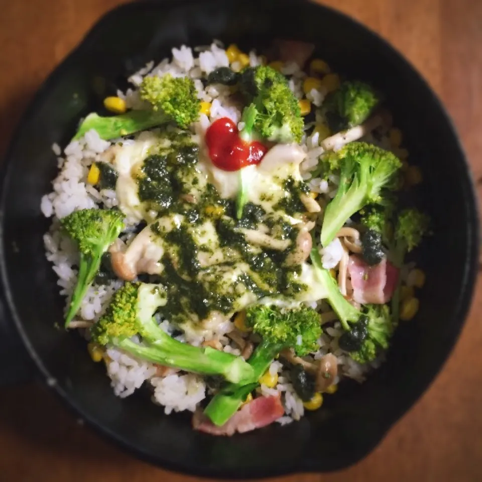 【スキレット部】青紫蘇ジェノベーゼとチーズの野菜焼き飯|pippiさん