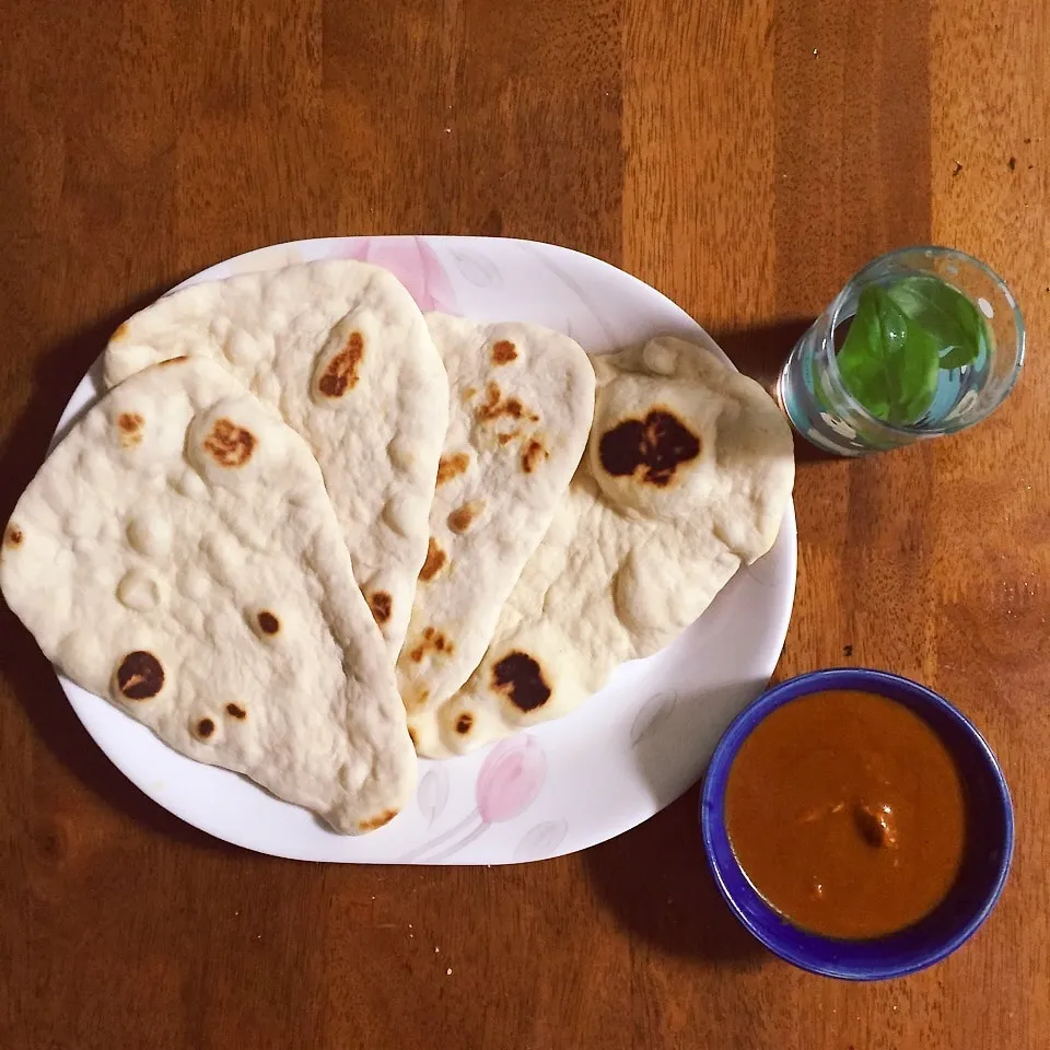 フライパンでつくるナンと手作りカレーキットでカレー|pippiさん