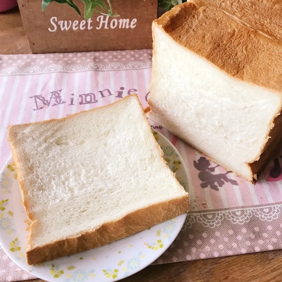 Snapdishの料理写真:【角食部】マリンちゃんの生食パン♡|あやちゃんママさん