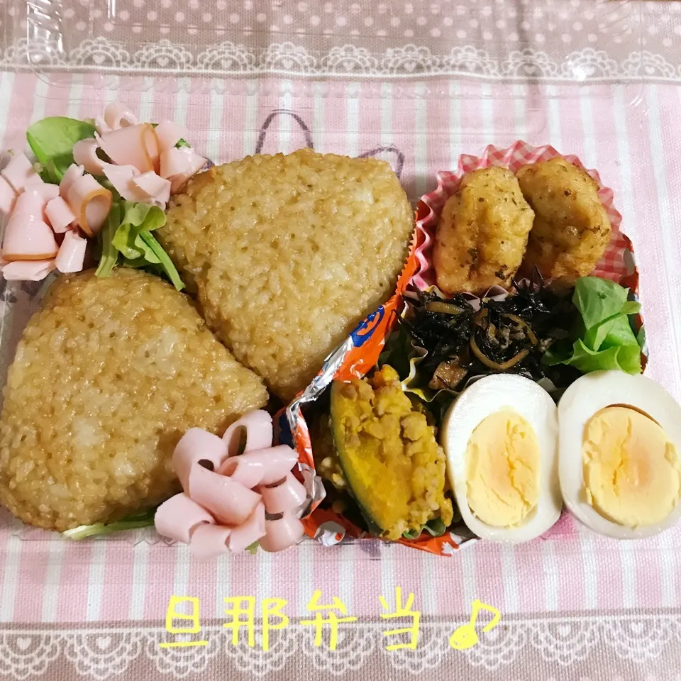 Snapdishの料理写真:今日の旦那弁当♪焼きおにぎり♡|あやちゃんママさん